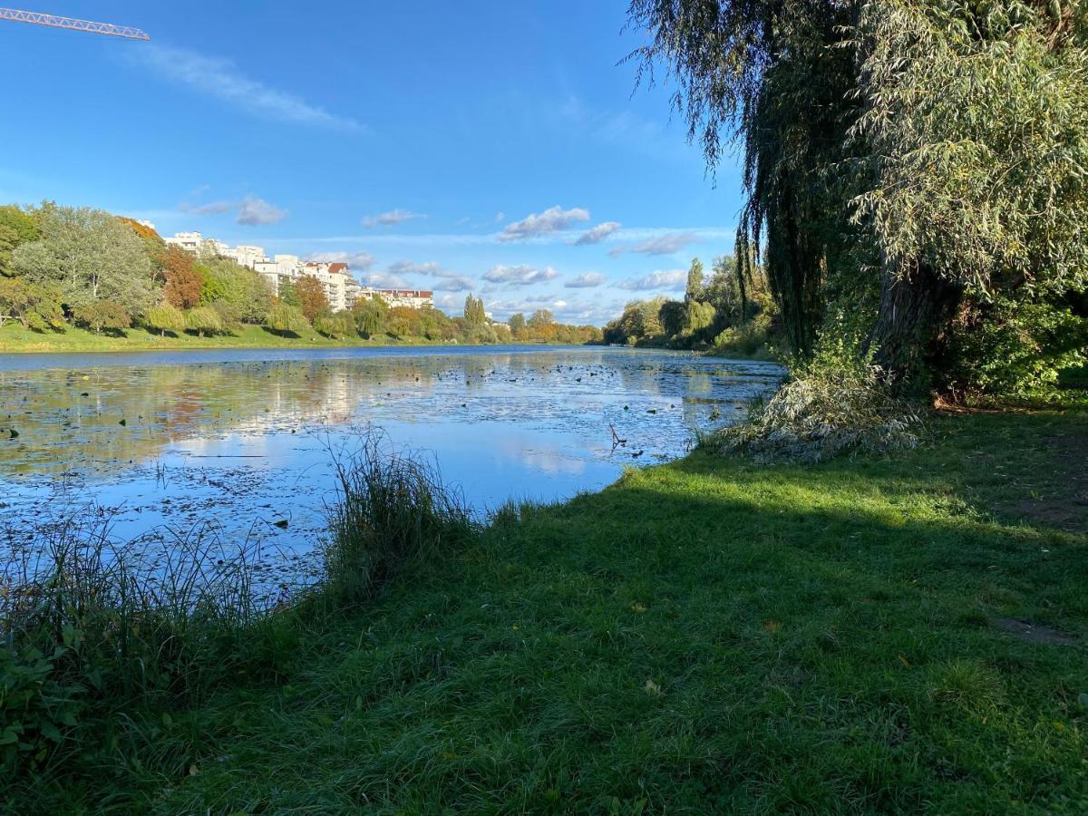 Dedek Park - Historyczny Dworek W Pieknym Parku Skaryszewskim Obok Stadionu Narodowego Warschau Buitenkant foto