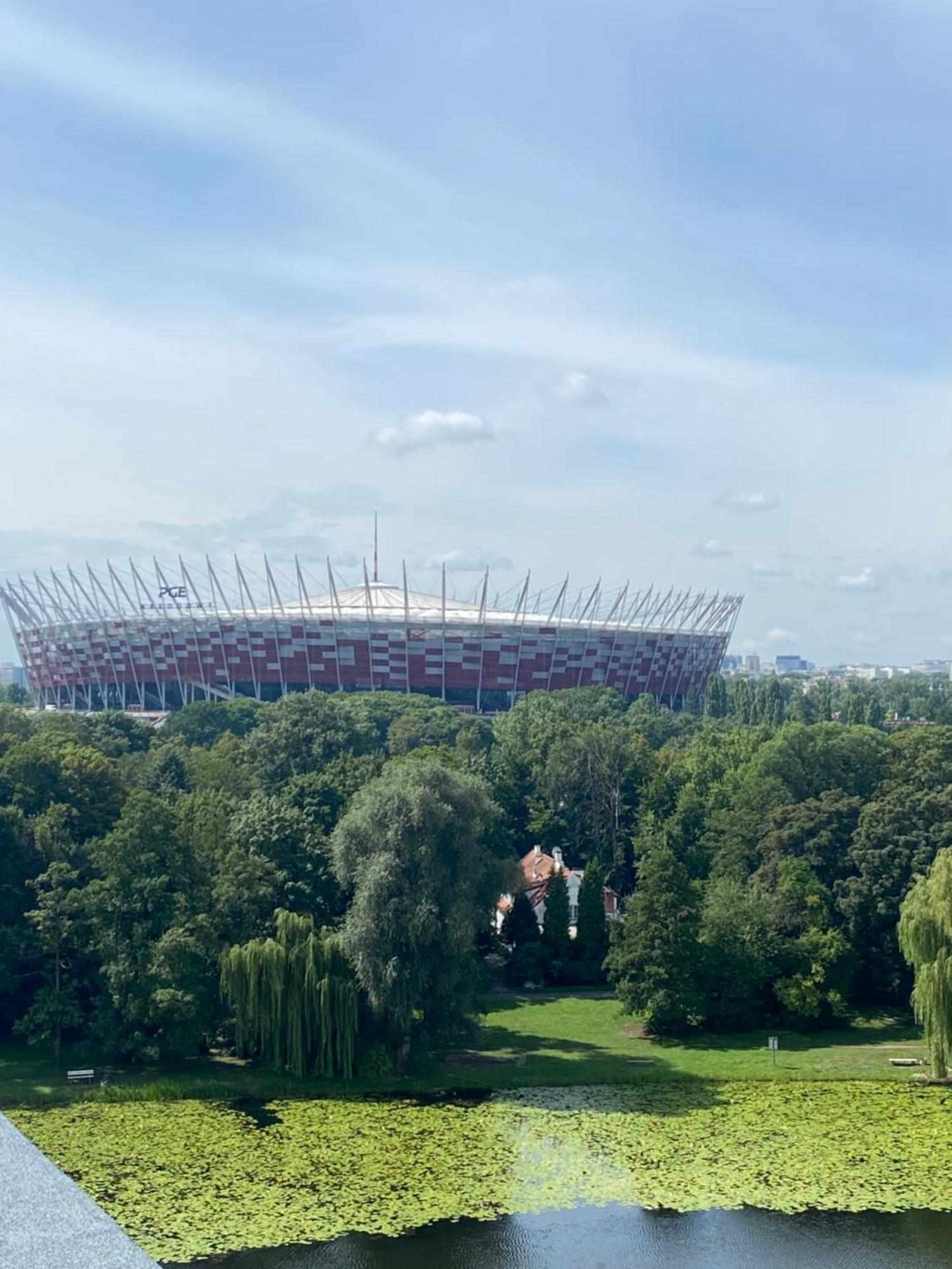 Dedek Park - Historyczny Dworek W Pieknym Parku Skaryszewskim Obok Stadionu Narodowego Warschau Buitenkant foto